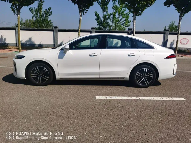 Roewe M7 DMH — Фото автомобиля 3