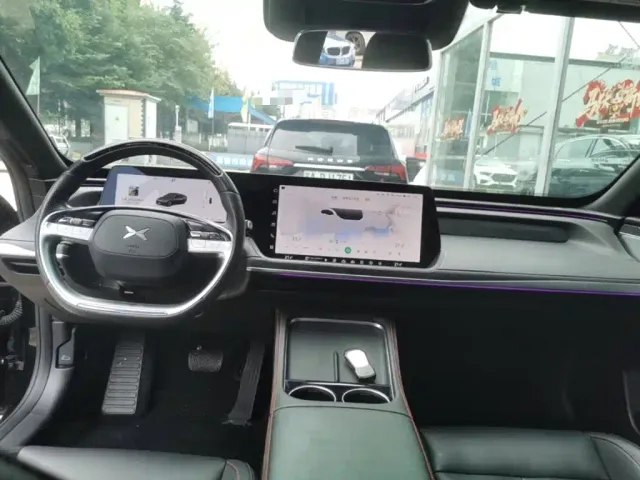 Xpeng P7 — Фото автомобиля 9
