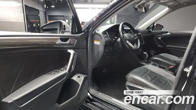 Volkswagen Tiguan — Фото автомобиля 10