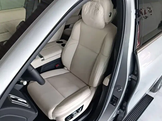 Li Auto L9 — Фото автомобиля 14