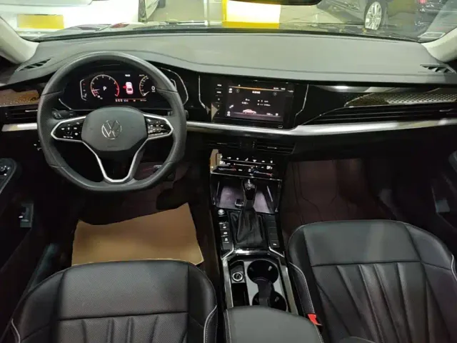 Volkswagen Passat — Фото автомобиля 9