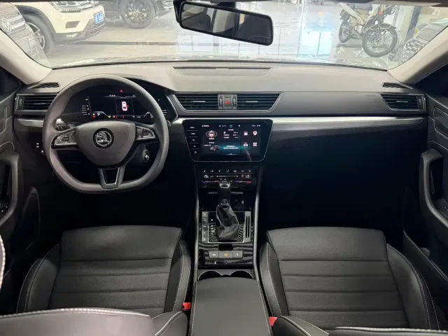 Skoda Superb — Фото автомобиля 6