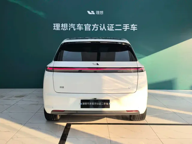 Li Auto L7 — Фото автомобиля 15