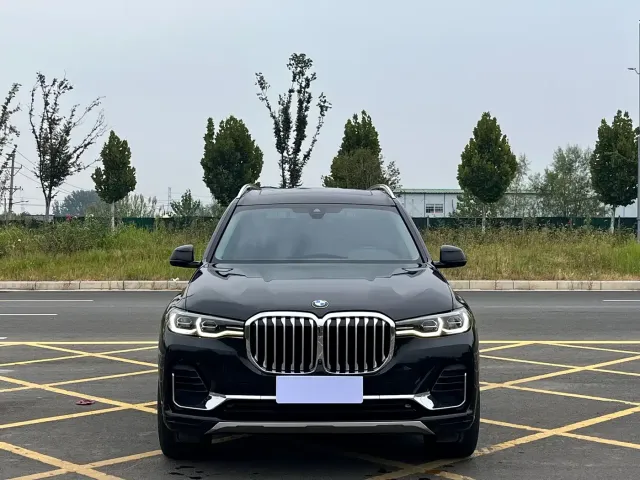 BMW X7 — Фото автомобиля 2