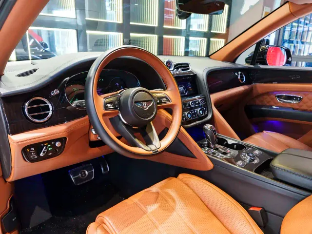 Bentley Bentayga — Фото автомобиля 13