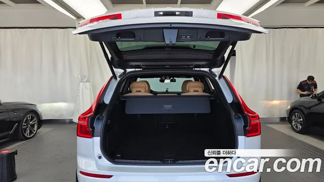 Volvo XC60 Generation 2 — Фото автомобиля 20