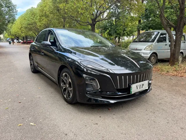 Hongqi E-QM5 — Фото автомобиля 2