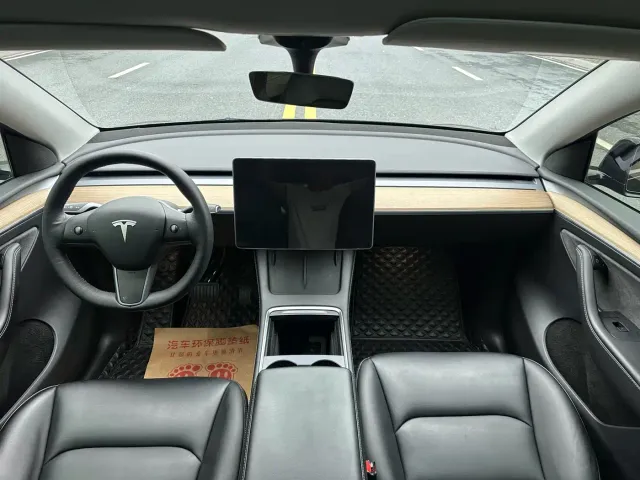 Tesla Model Y — Фото автомобиля 7