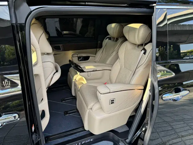 Toyota Vellfire — Фото автомобиля 5