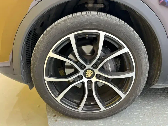 Porsche Cayenne — Фото автомобиля 9