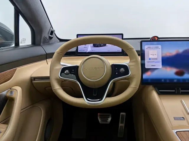 Zhijie Luxeed R7 2025 Extended Range 331km Ultra — Фото автомобиля 11