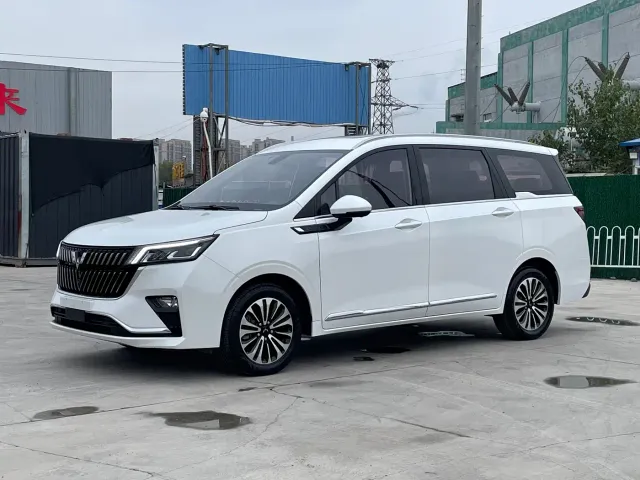 Фотография автомобиля — Wuling Jiachen