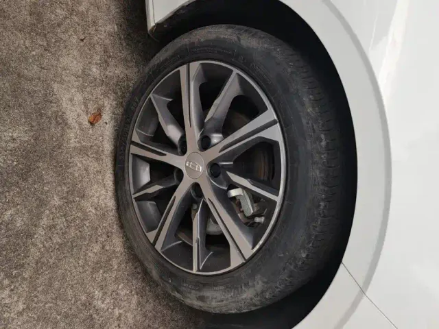 Geely Emgrand — Фото автомобиля 6
