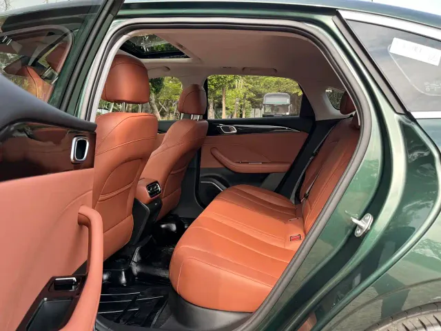 Geely Emgrand — Фото автомобиля 12