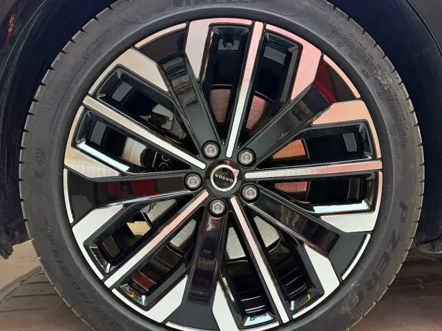Volvo S90 — Фото автомобиля 9