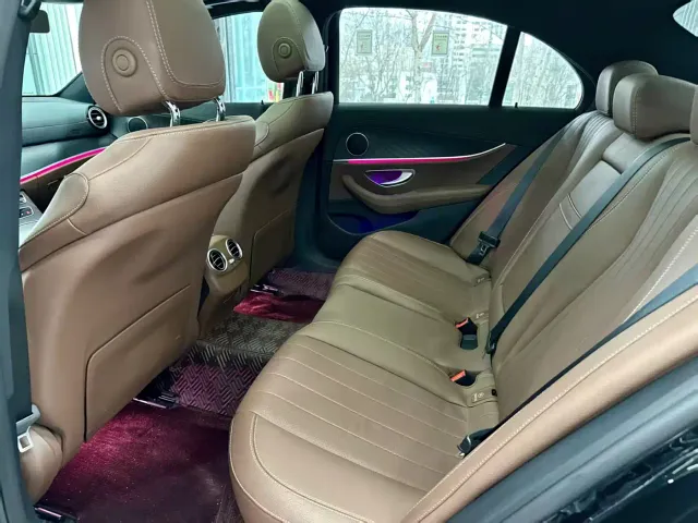 Mercedes-Benz E-Class — Фото автомобиля 2