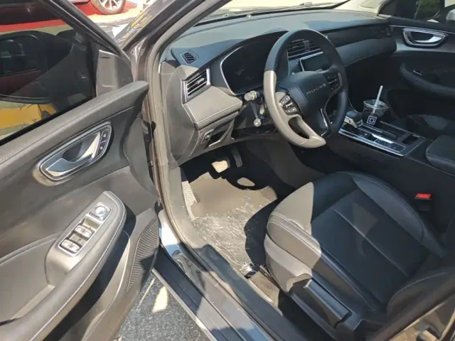 Roewe RX5 — Фото автомобиля 20