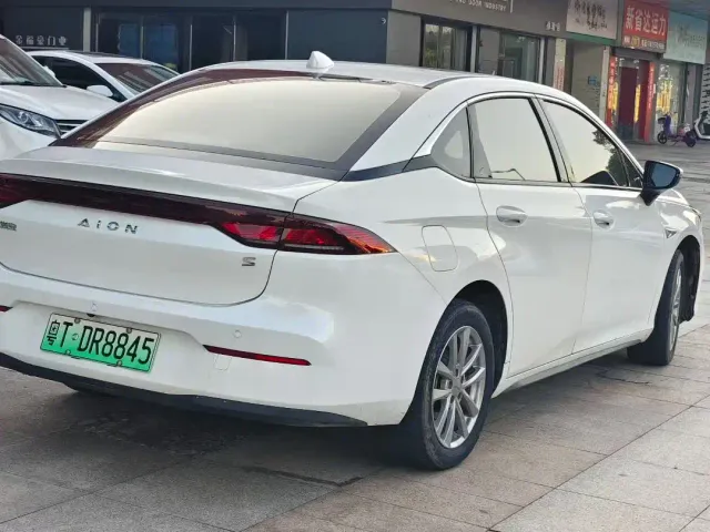 GAC Aion S — Фото автомобиля 4
