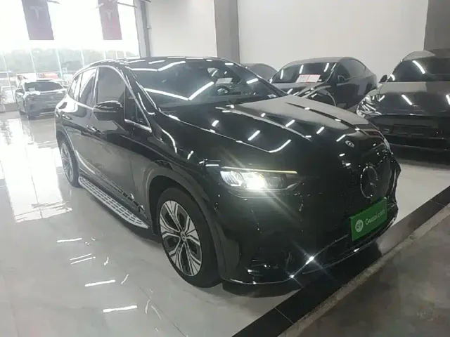 Mercedes-Benz EQE SUV — Фото автомобиля 3