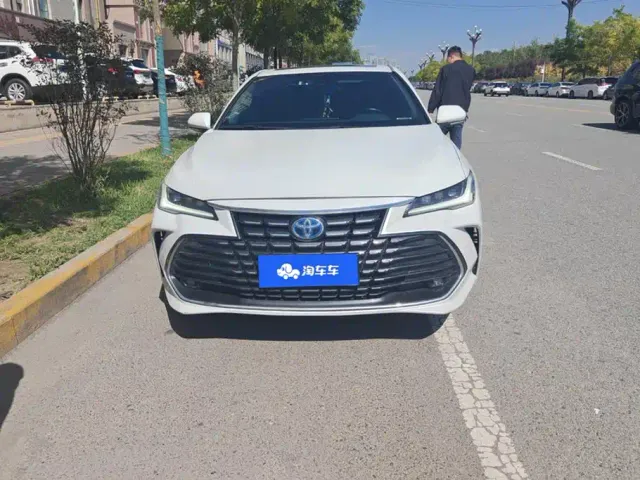 Toyota Avalon — Фото автомобиля 2