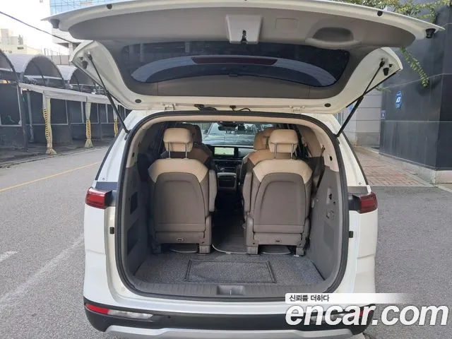 Kia Canival — Фото автомобиля 19