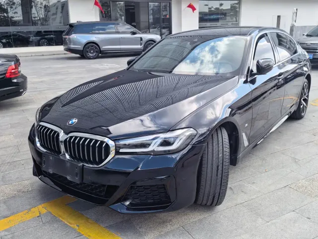 Фотография автомобиля — BMW 5 Series