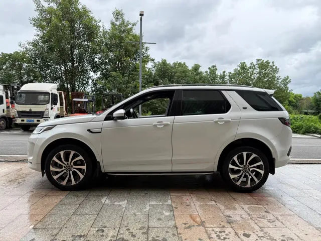 Land Rover Discovery Sport — Фото автомобиля 4