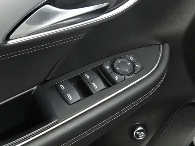 Buick Envision Plus — Фото автомобиля 9