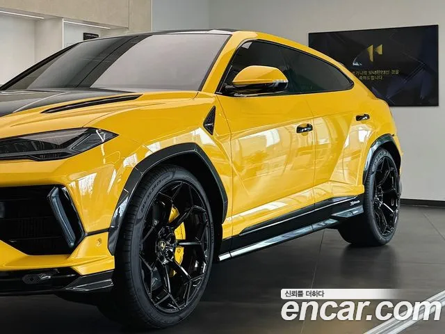 Lamborghini Urus — Фото автомобиля 2