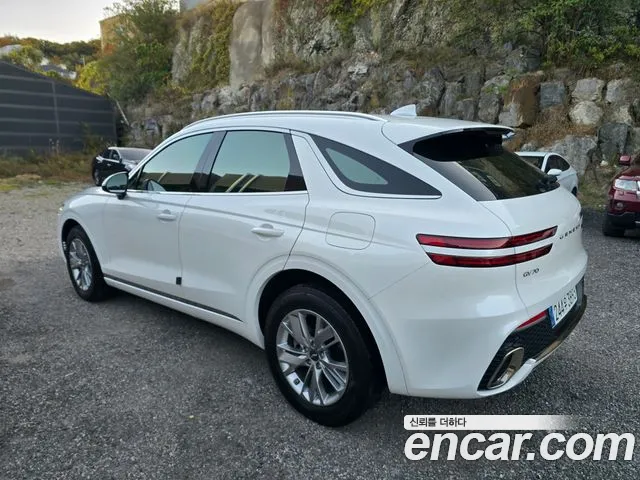 Genesis GV70 — Фото автомобиля 4