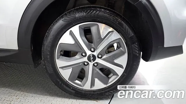 Kia Niro — Фото автомобиля 6