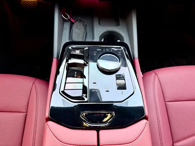BMW 5 Series — Фото автомобиля 14