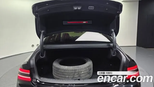 Genesis G80 Бензин 2.5 турбо 2WD — Фото автомобиля 17