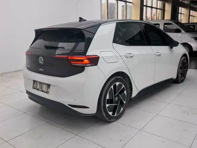 Volkswagen ID.3 — Фото автомобиля 9