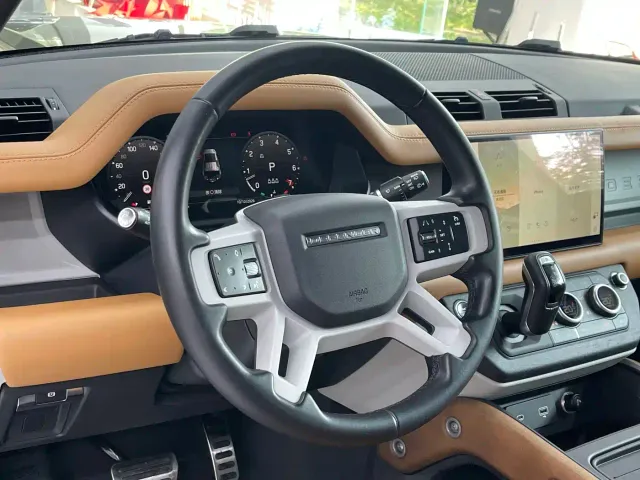 Land Rover Defender — Фото автомобиля 6