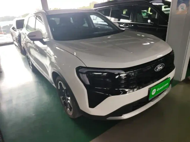 Ford Lingrui — Фото автомобиля 3