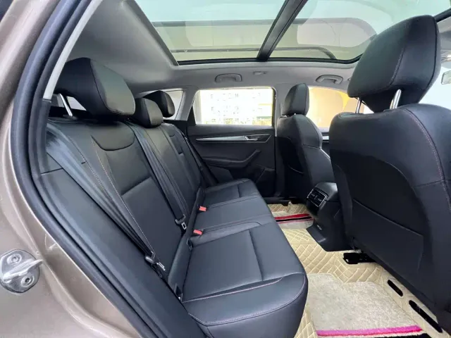 Skoda Karoq — Фото автомобиля 15