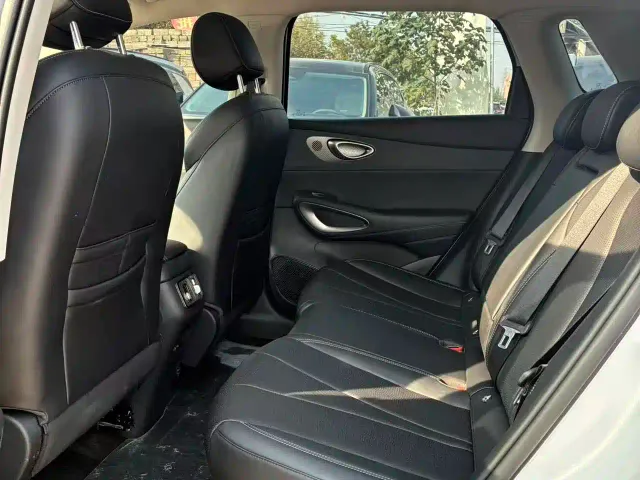 BYD Sealion 05 EV — Фото автомобиля 5