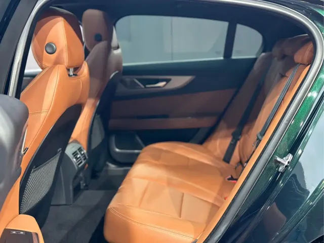 Jaguar XEL — Фото автомобиля 8