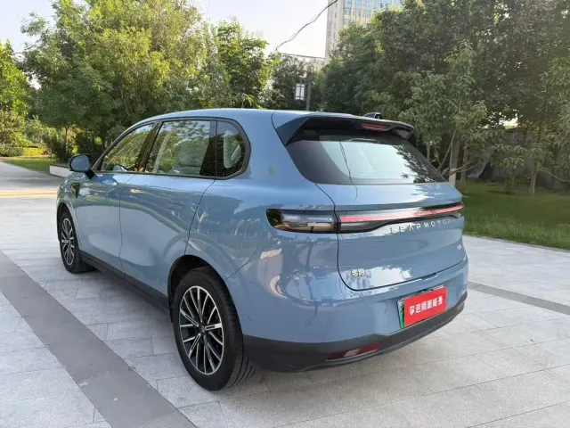 Leapmotor B10 — Фото автомобиля 8