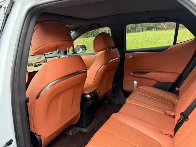 Changan Qiyuan E07 — Фото автомобиля 11