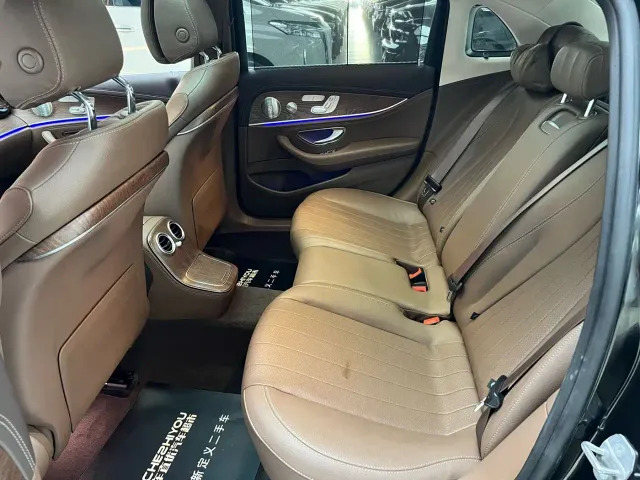 Mercedes-Benz E-Class — Фото автомобиля 10