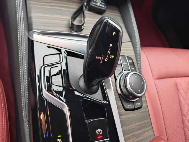 BMW 5 Series — Фото автомобиля 9