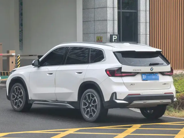 BMW X1 — Фото автомобиля 4