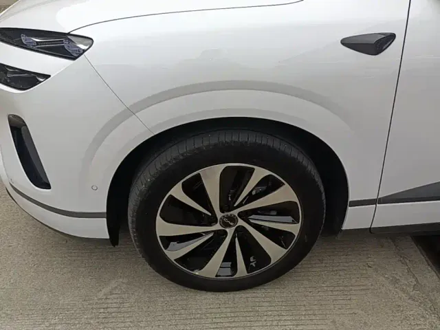 BYD Sealion 06 — Фото автомобиля 22