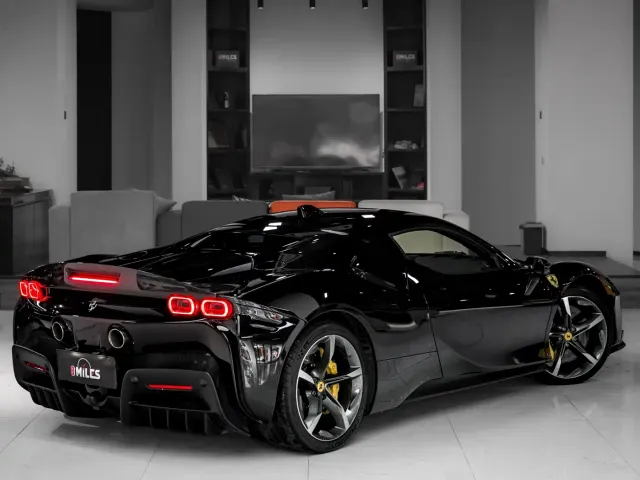 Ferrari SF90 — Фото автомобиля 6