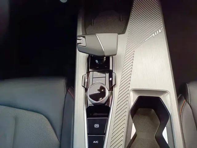 Changan Z6 — Фото автомобиля 11