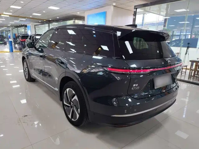 Nio ES8 — Фото автомобиля 4