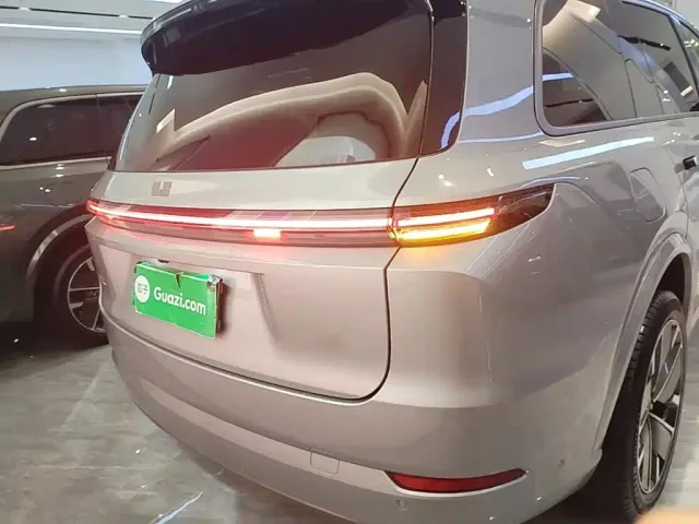 Li Auto L9 — Фото автомобиля 5