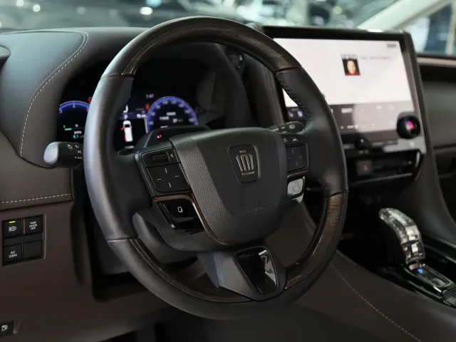 Toyota Vellfire — Фото автомобиля 9